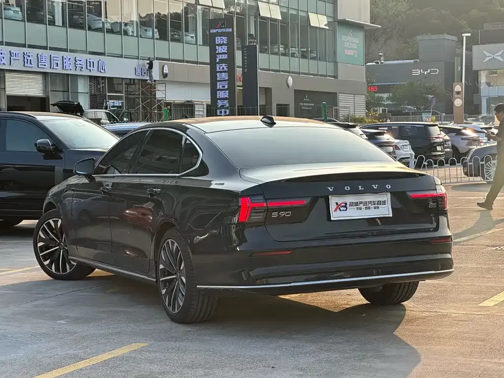 Volvo S90 2025 из CN, фото 9