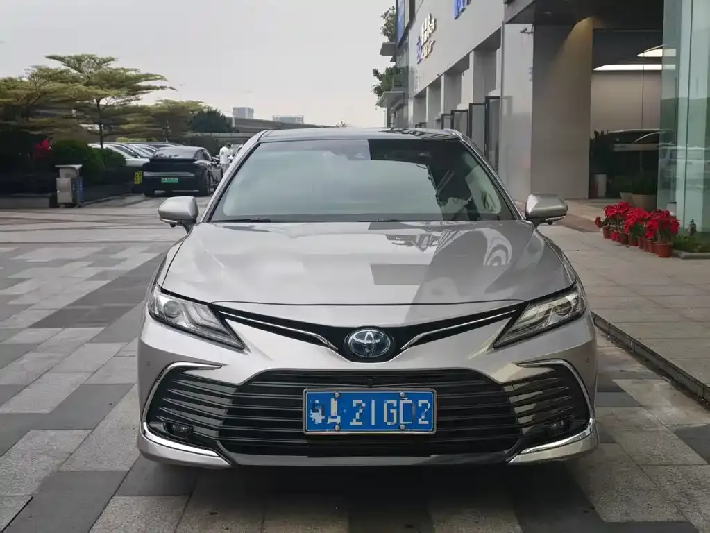Toyota Camry — фото 4