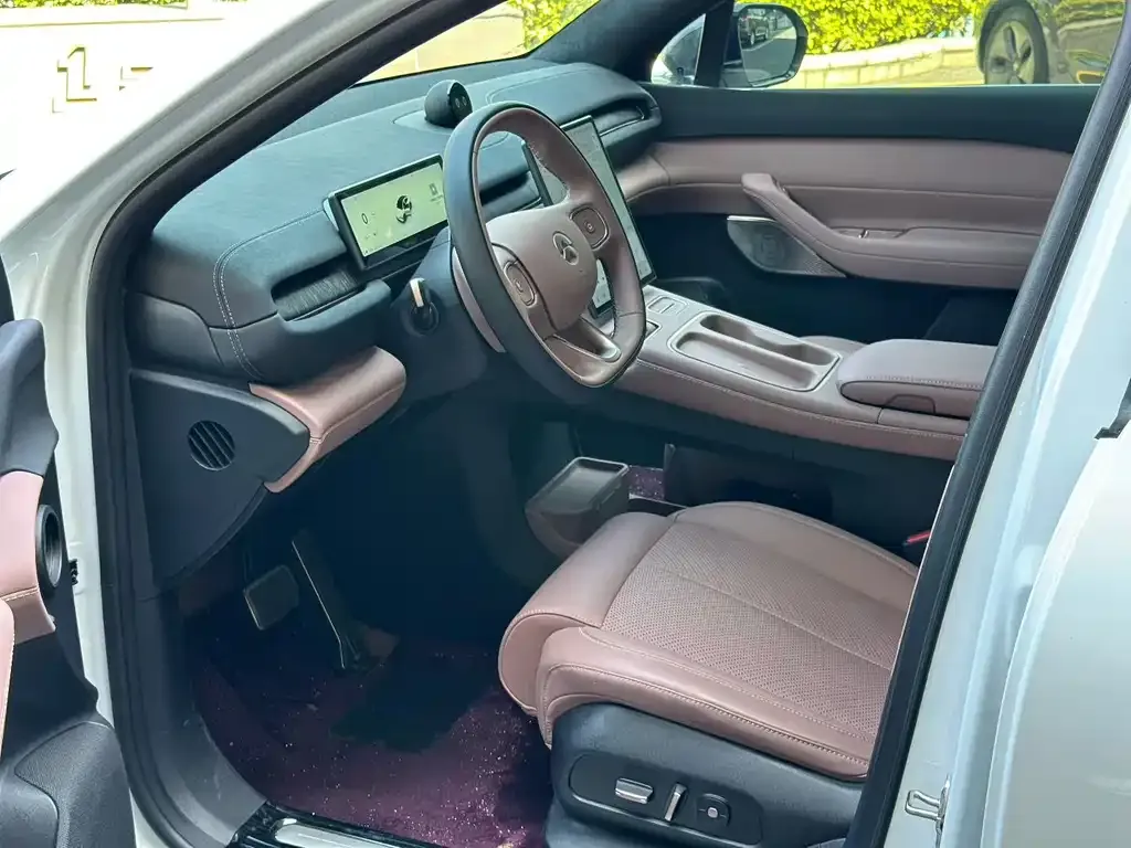 NIO EC6 2025 из CN, фото 10
