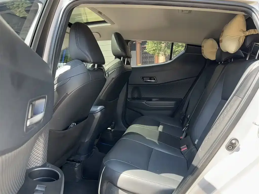 Toyota C-HR 2022 из CN, фото 3