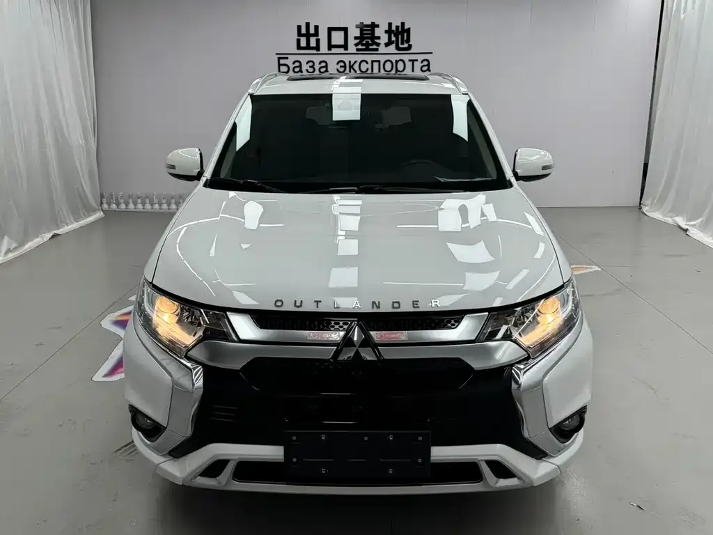 Mitsubishi Outlander — фото 2