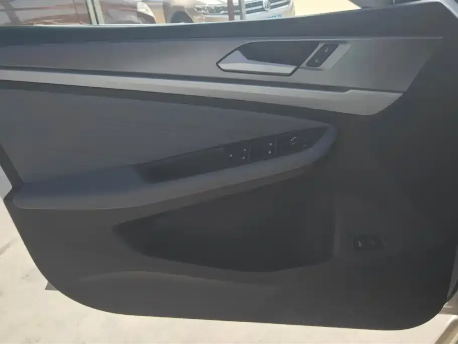 Volkswagen Lamando 2023 из CN, фото 3