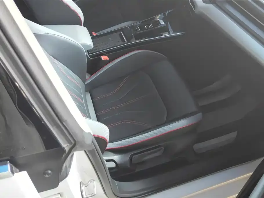 Volkswagen Lamando 2023 из CN, фото 4