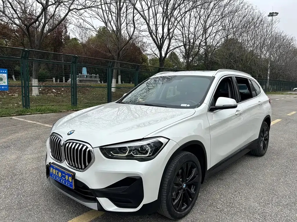 BMW X1 — фото 1