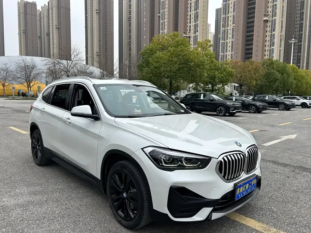 BMW X1 — фото 5