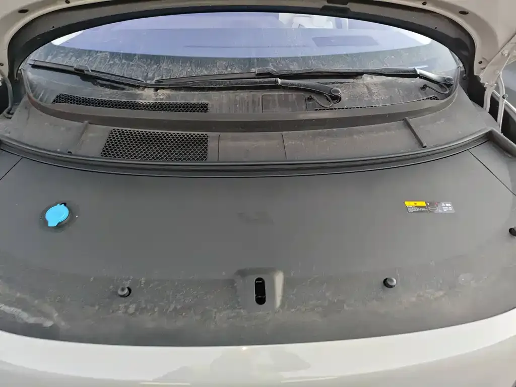 Li Auto i8 — фото 2