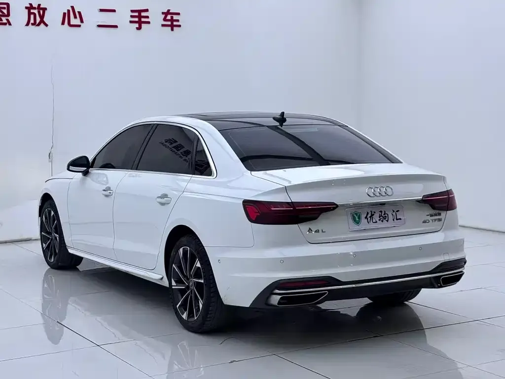 Audi A4L 2022 из CN, фото 3
