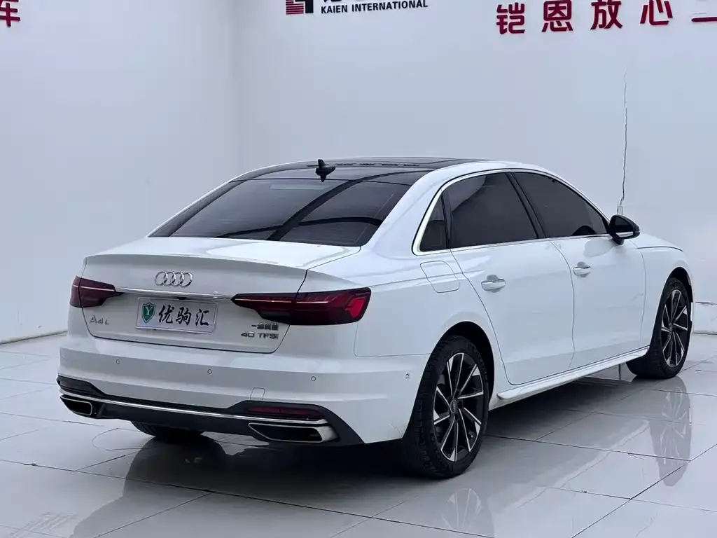 Audi A4L 2022 из CN, фото 5