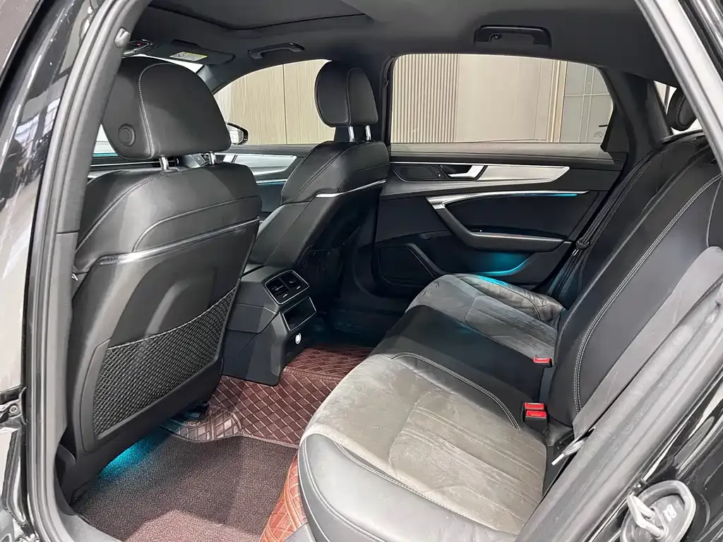 Audi A6L 2021 из CN, фото 4