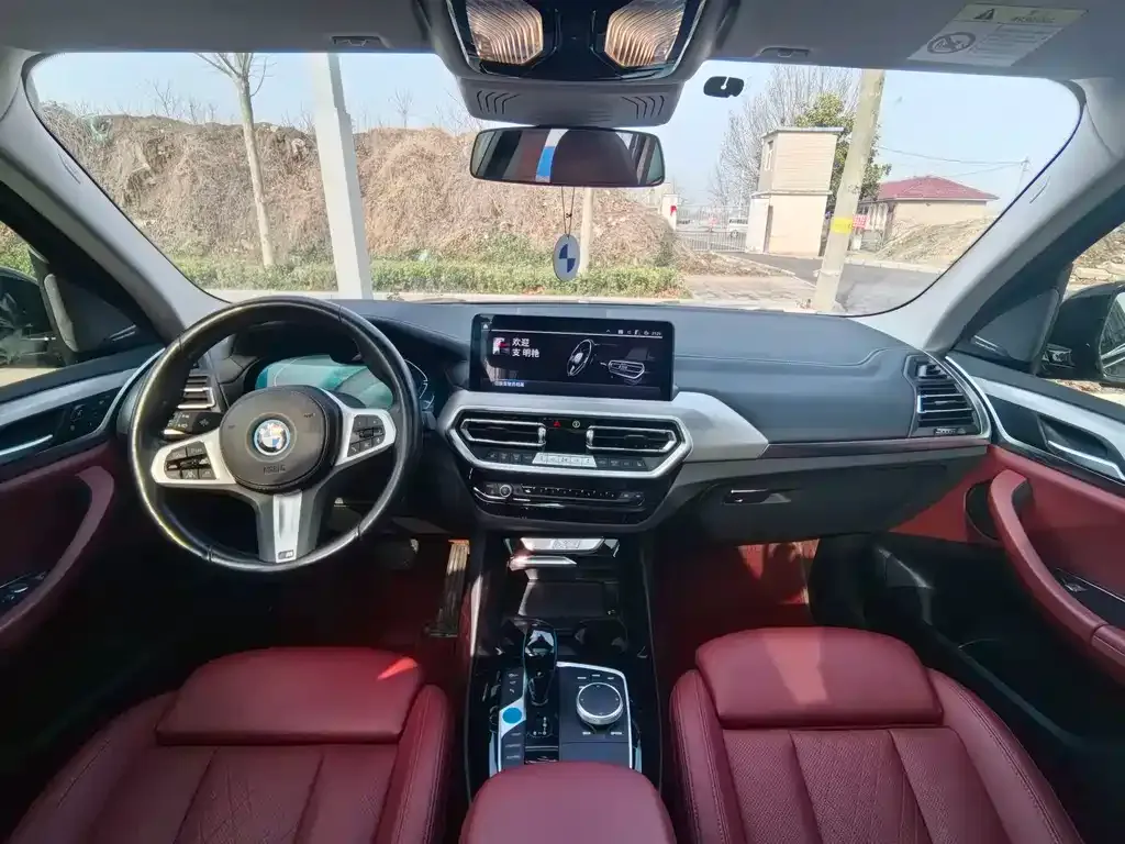 BMW iX3 — фото 4