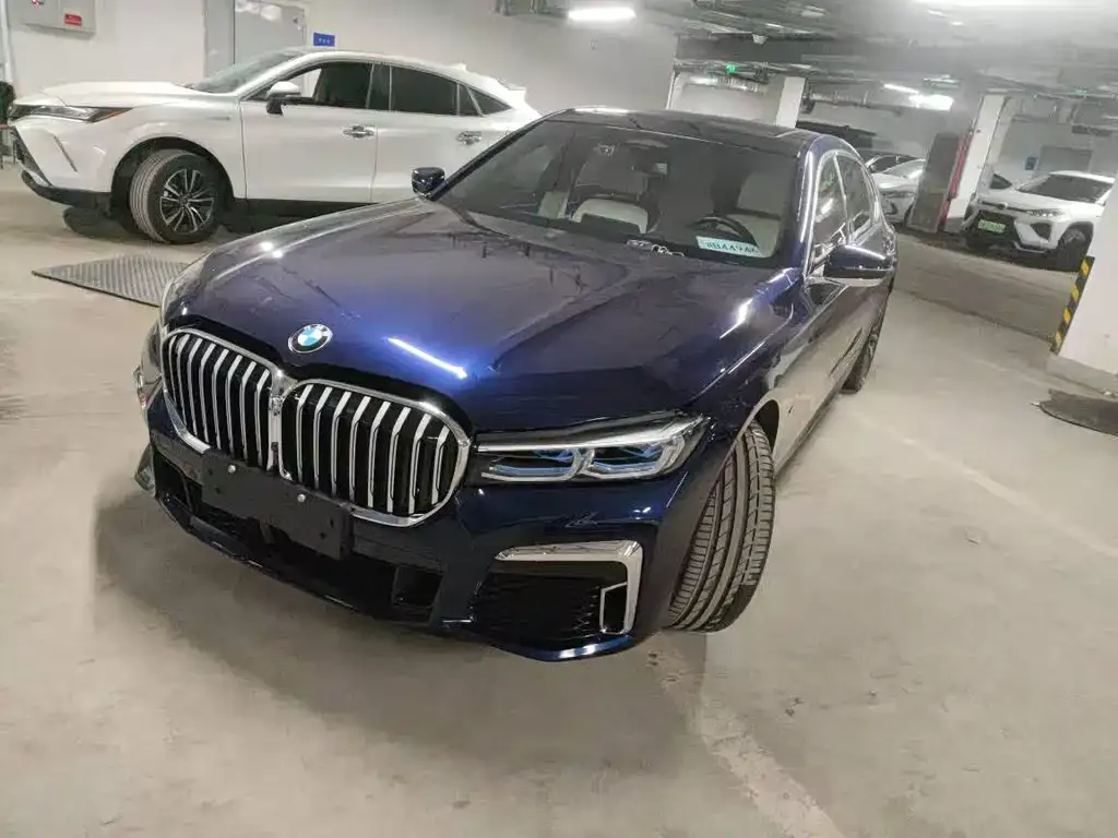 BMW 7 Series 2023 из CN, фото 1