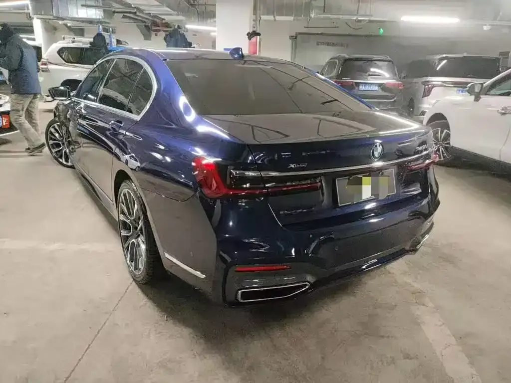 BMW 7 Series 2023 из CN, фото 7