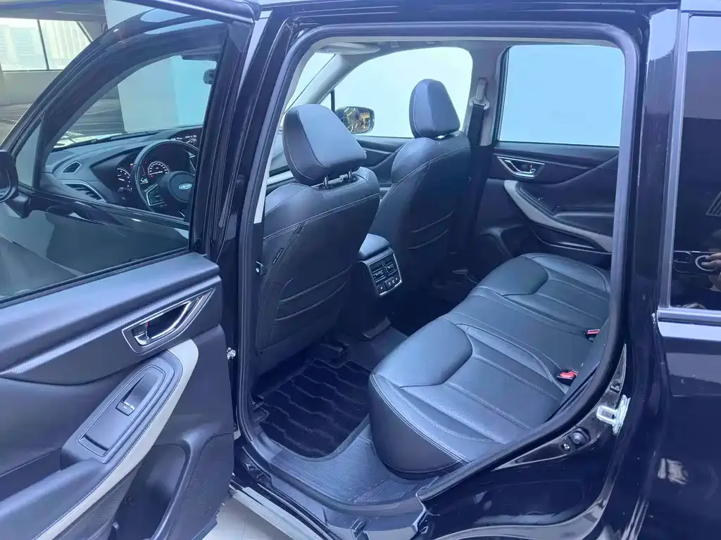Subaru Forester 2023 из CN, фото 10