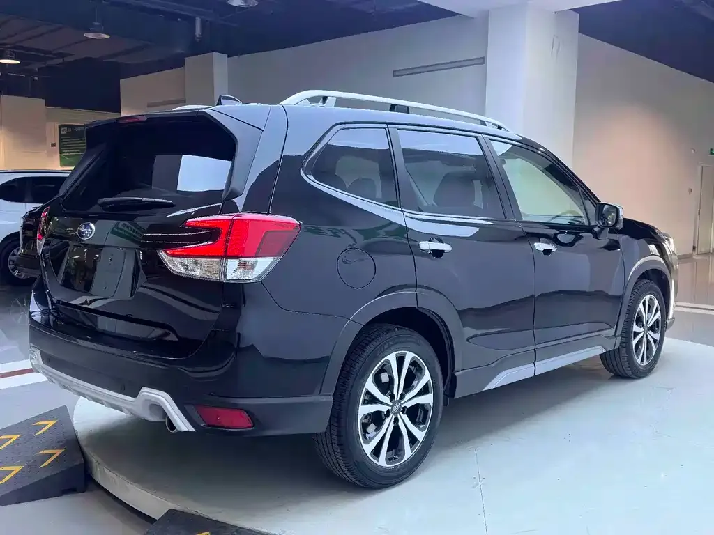 Subaru Forester 2023 из CN, фото 9