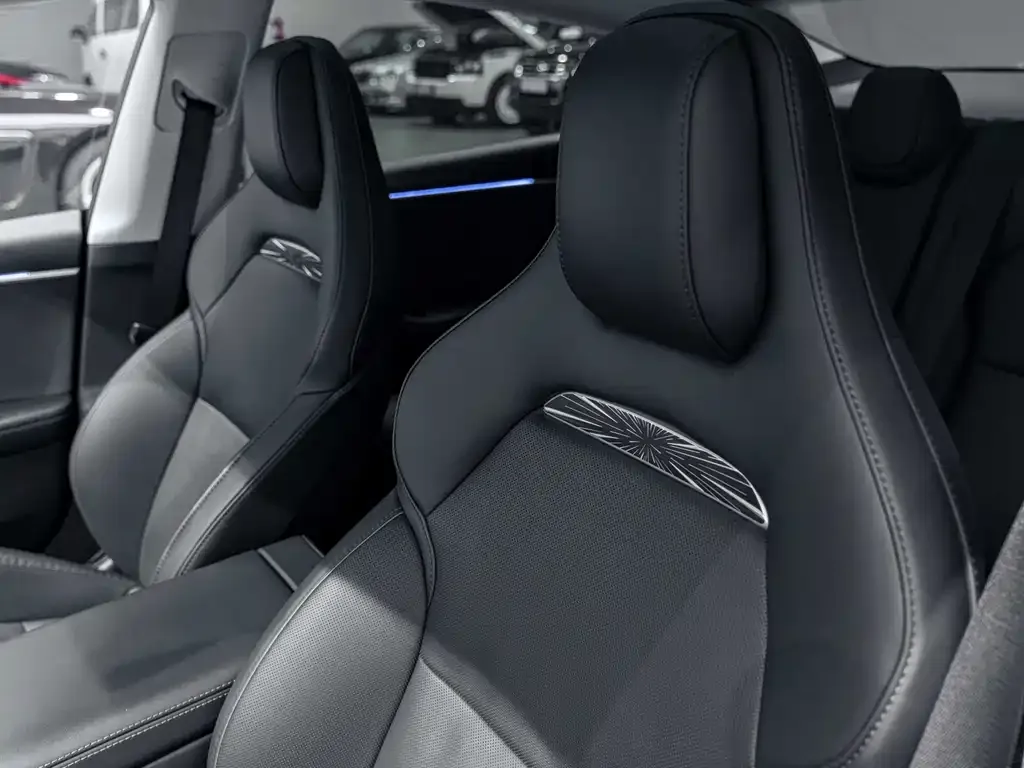 Tesla Model 3 — фото 10