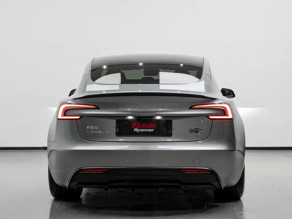 Tesla Model 3 — фото 7