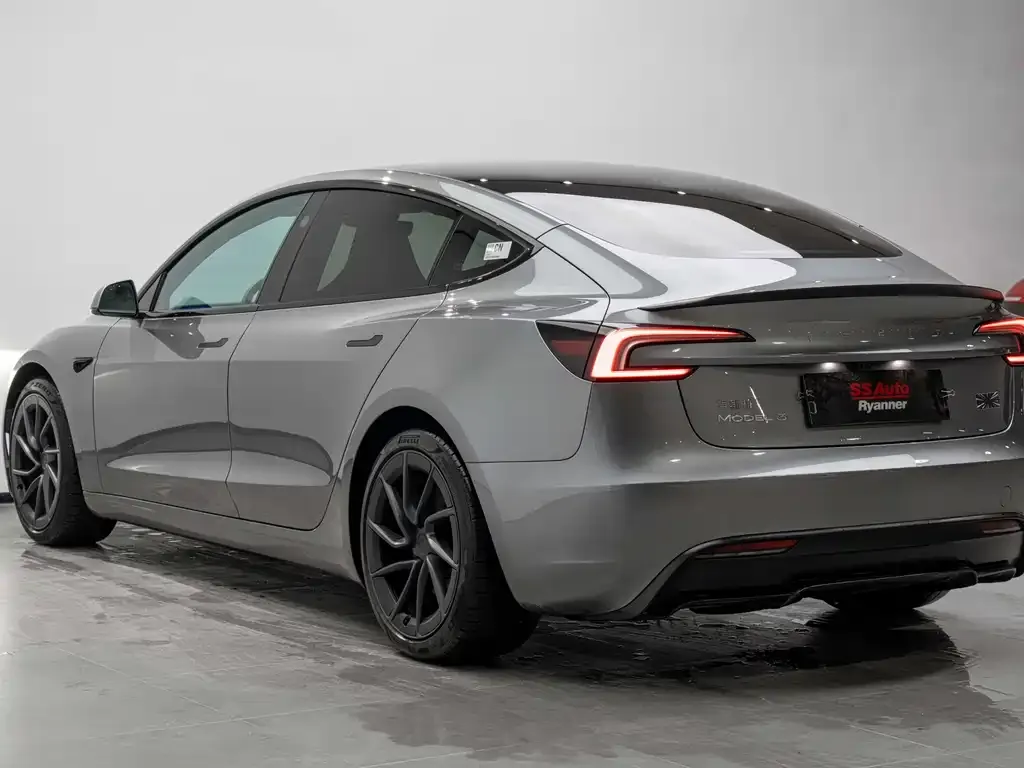 Tesla Model 3 — фото 9