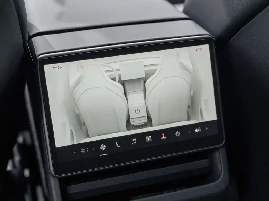 Tesla Model 3 — фото 2