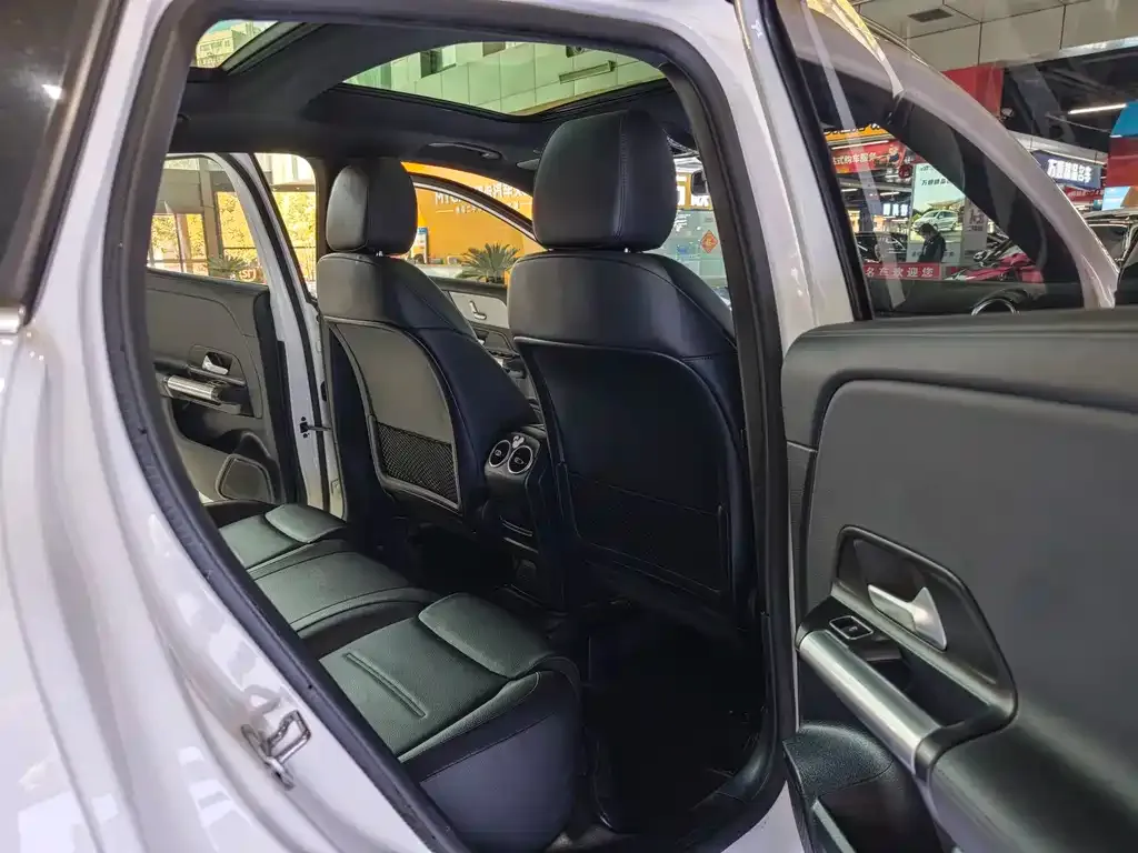 Mercedes-Benz GLA — фото 7