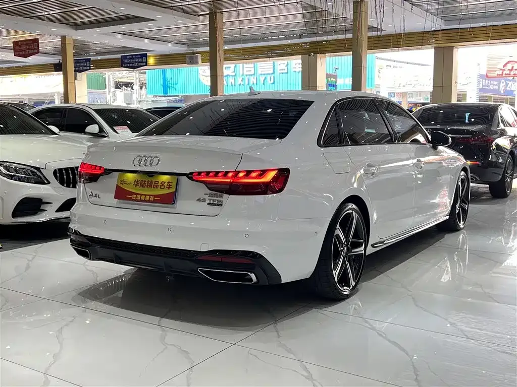 Audi A4L 2022 из CN, фото 3