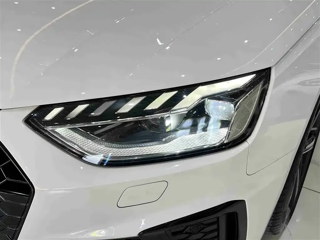 Audi A4L 2022 из CN, фото 10