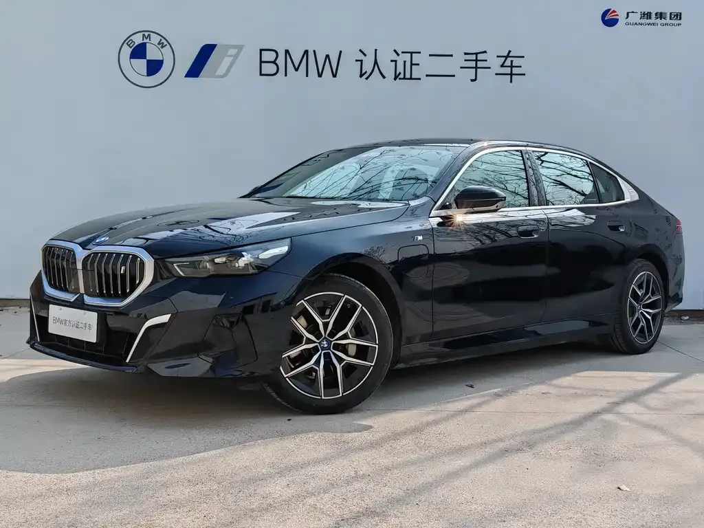 BMW i5 — фото 1
