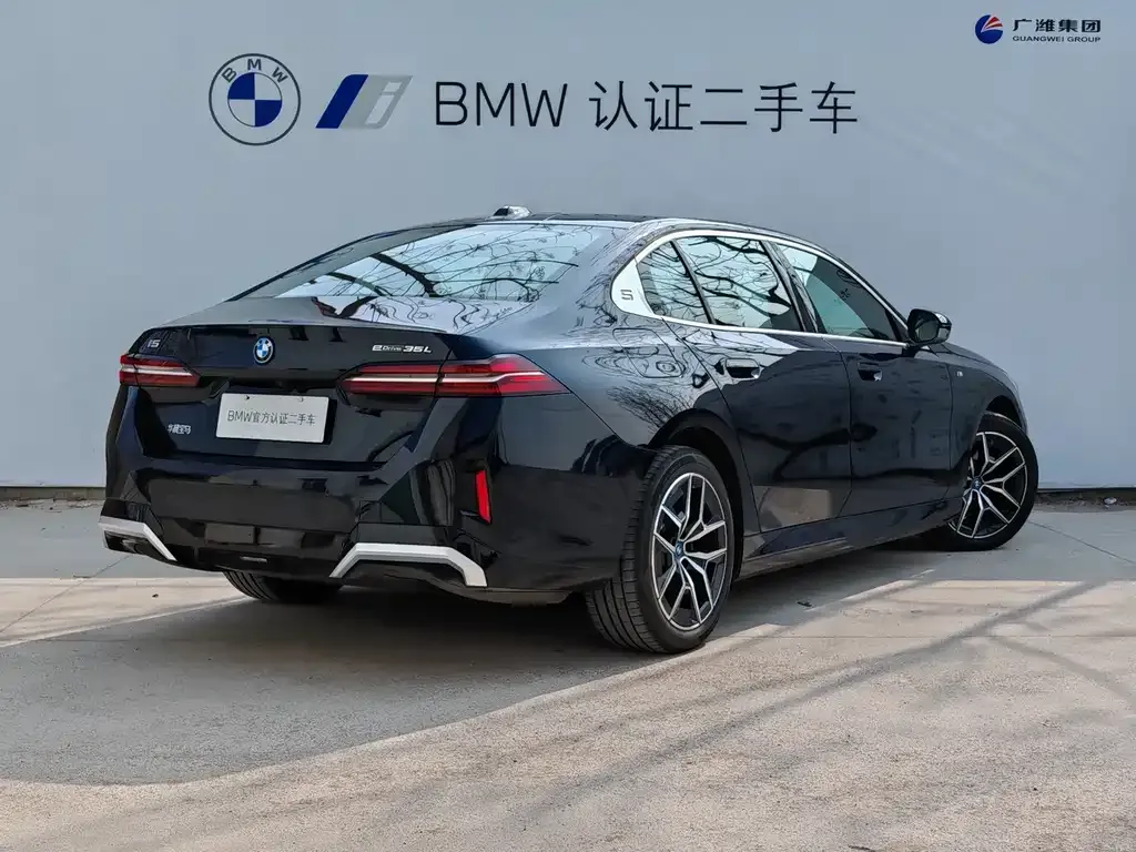 BMW i5 — фото 9