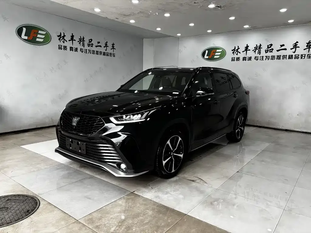 Toyota Crown Kluger 2024 из CN, фото 1
