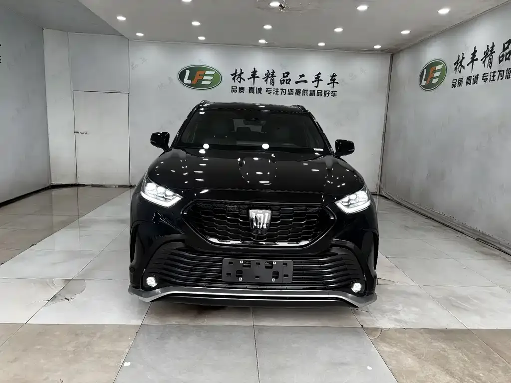 Toyota Crown Kluger 2024 из CN, фото 6