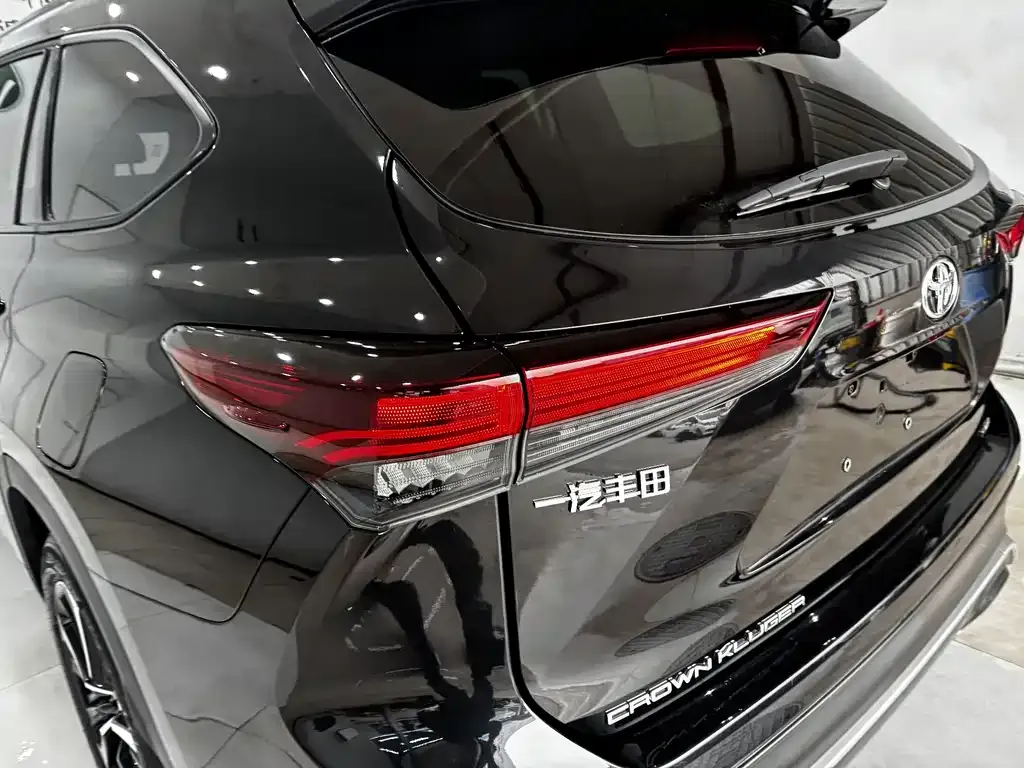 Toyota Crown Kluger 2024 из CN, фото 10