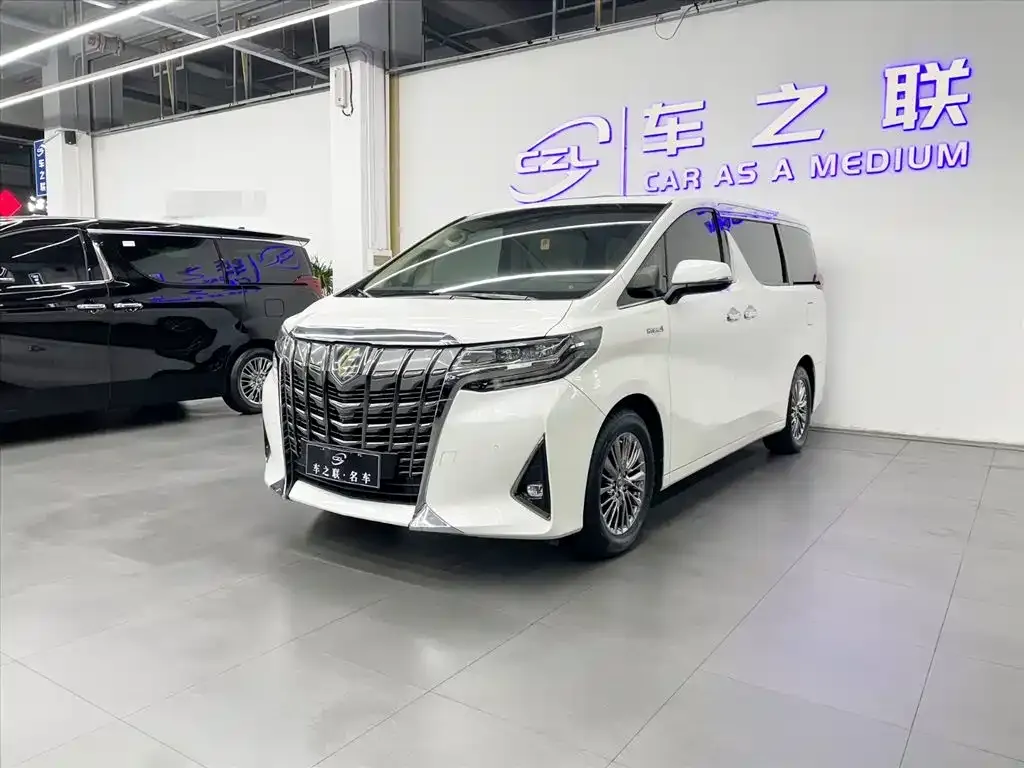 Toyota Alphard — фото 4