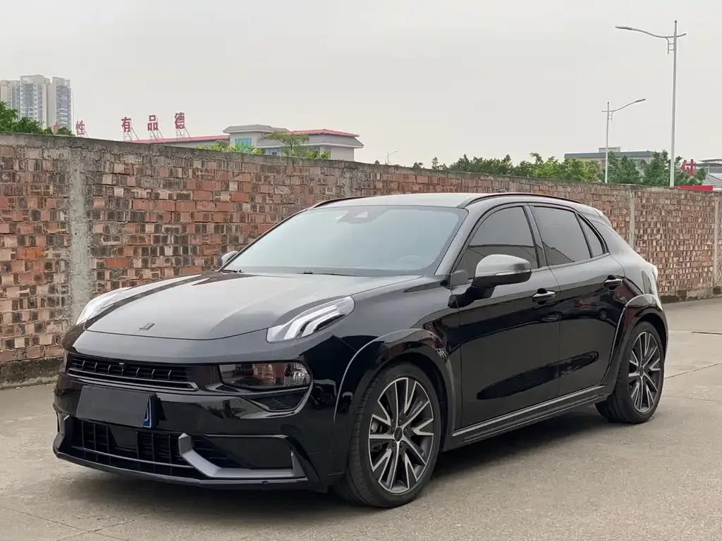 Lynk & Co 02 Hatchback