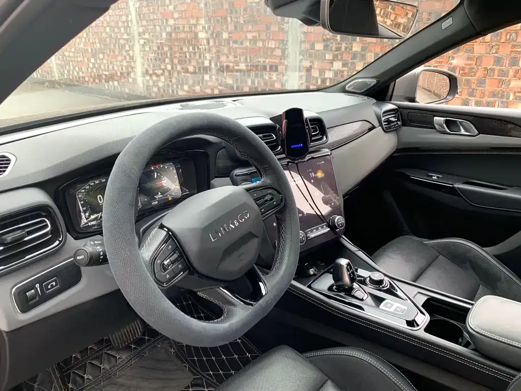 Lynk & Co 02 Hatchback 2023 из CN, фото 10