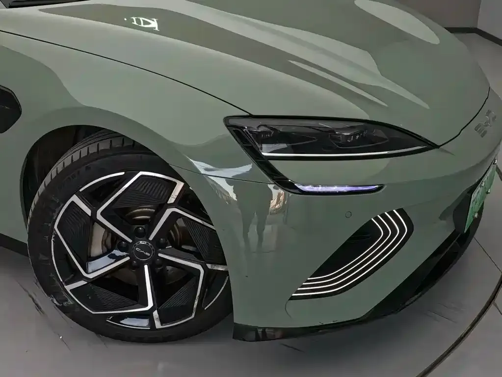 BYD Seal — фото 2