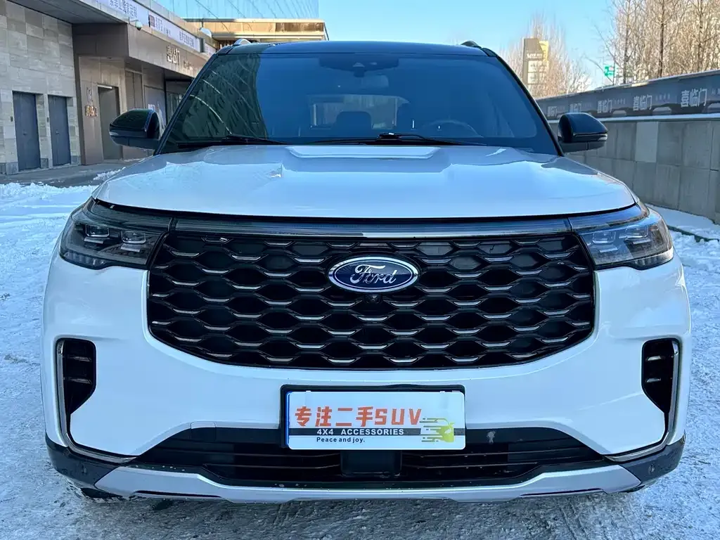 Ford Explorer 2023 из CN, фото 1