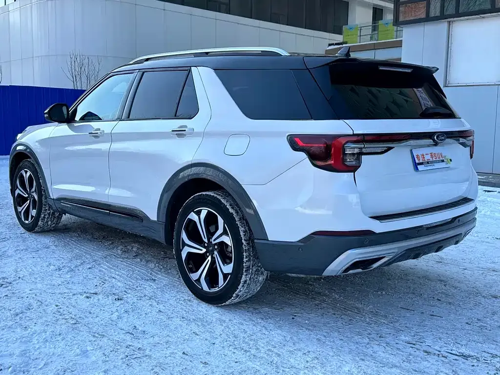 Ford Explorer 2023 из CN, фото 4