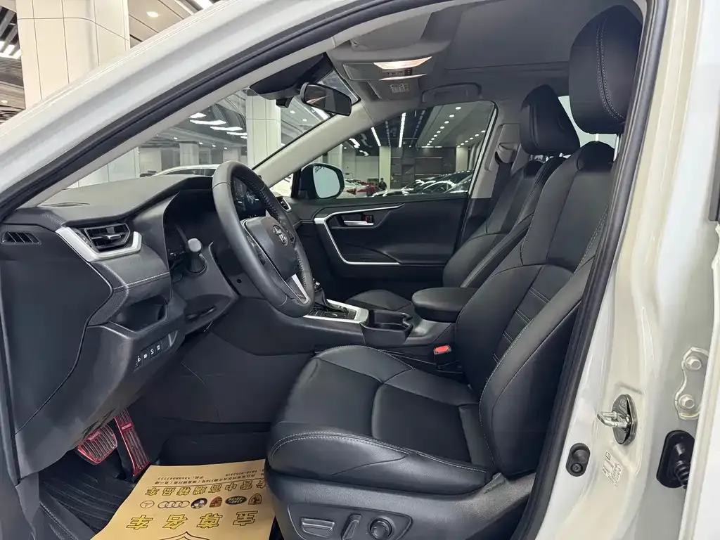Toyota Wildlander 2023 из CN, фото 7