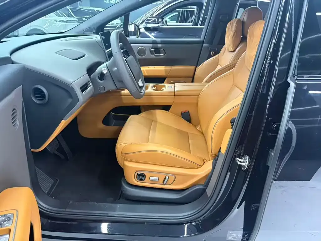 Li Auto i6 — фото 7
