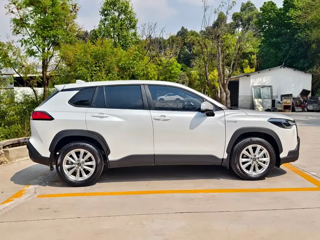 Toyota Corolla Cross 2023 из CN, фото 5