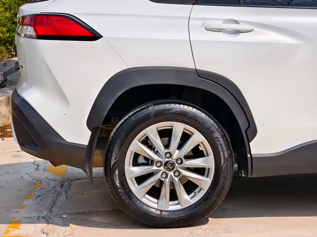 Toyota Corolla Cross 2023 из CN, фото 2