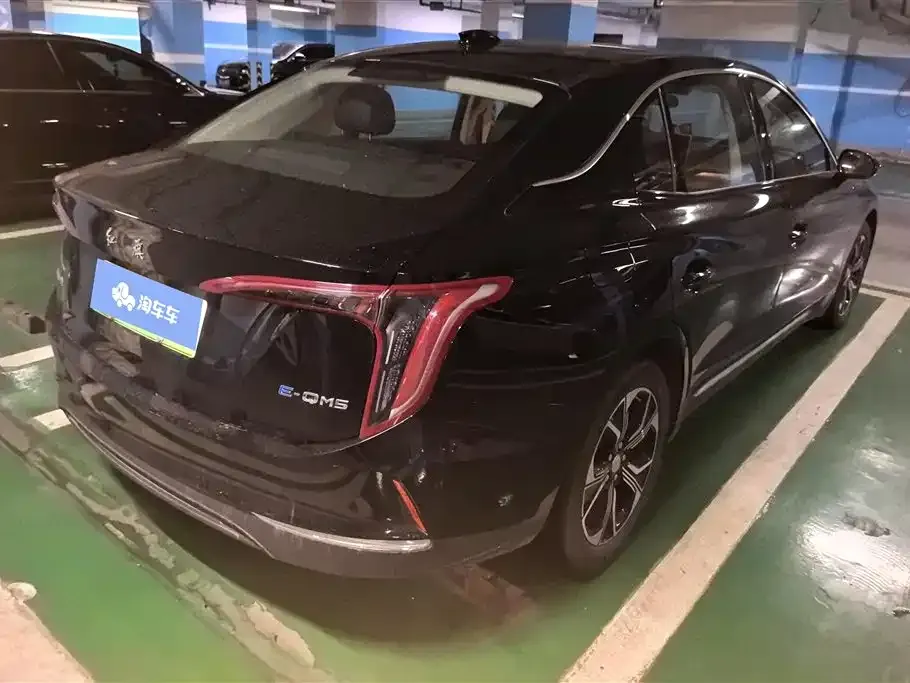Hongqi E-QM5 2024 из CN, фото 6