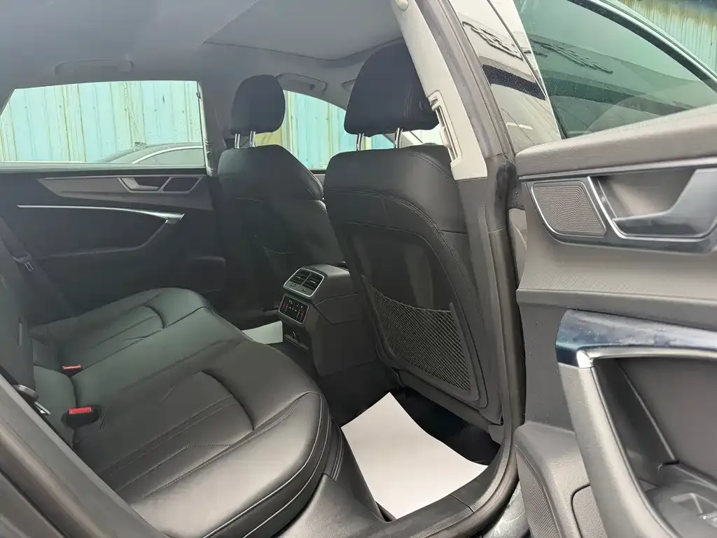 Audi A7 2023 из CN, фото 8