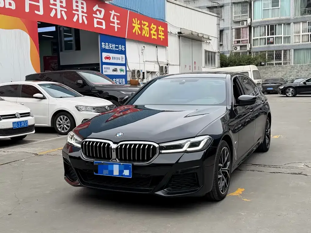 BMW 5 Series — фото 1