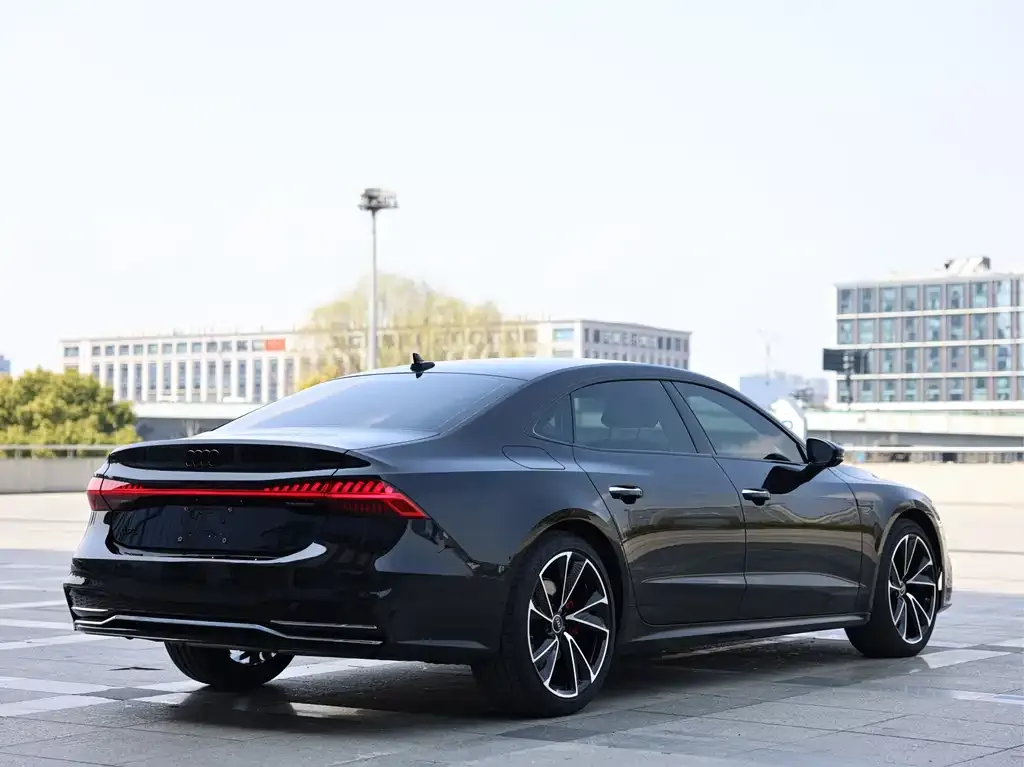 Audi A7L — фото 5