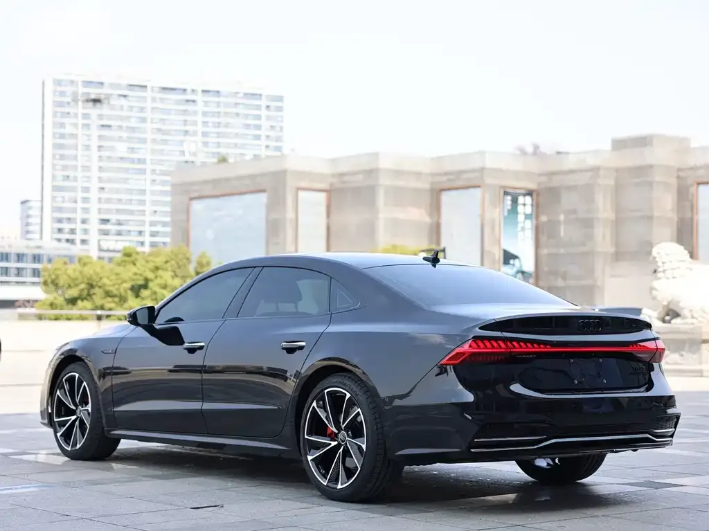 Audi A7L — фото 2