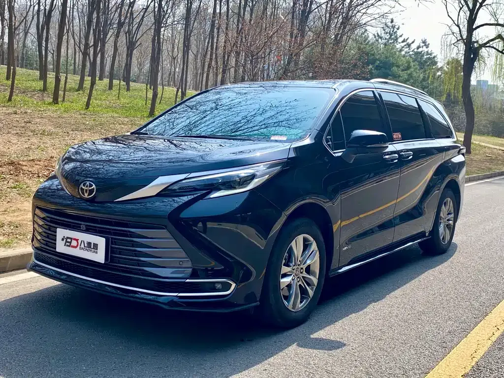 Toyota Sienna 2024 из CN, фото 1
