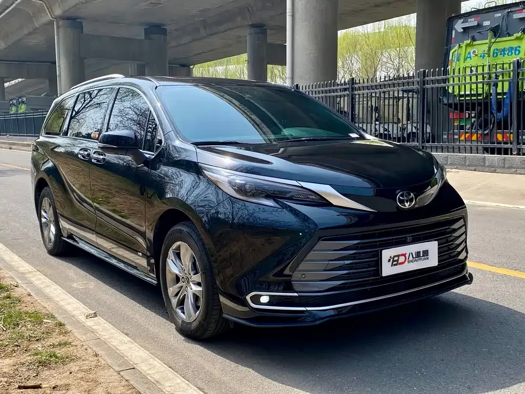 Toyota Sienna 2024 из CN, фото 6