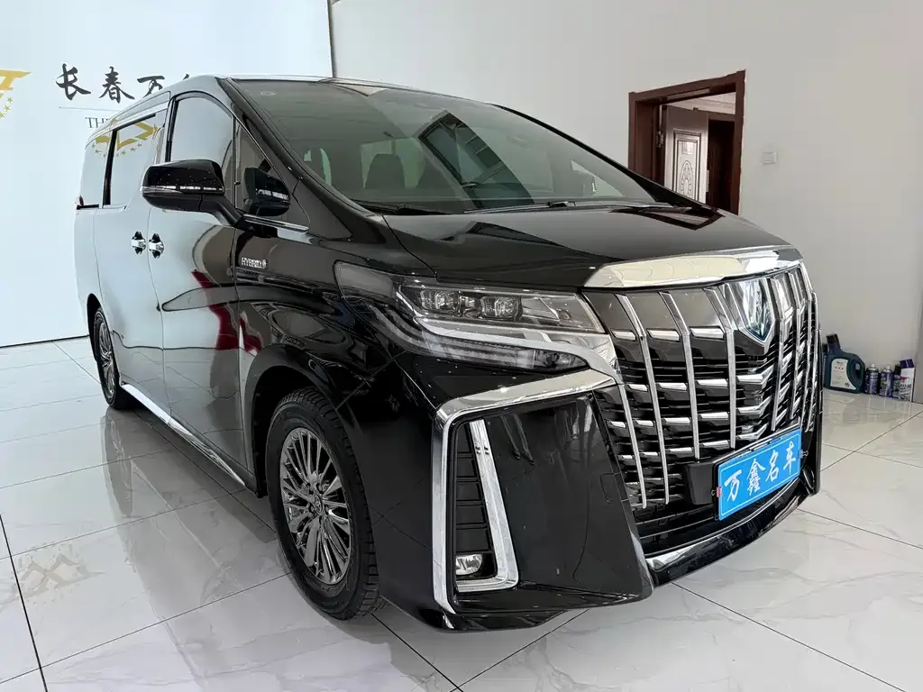 Toyota Alphard — фото 5