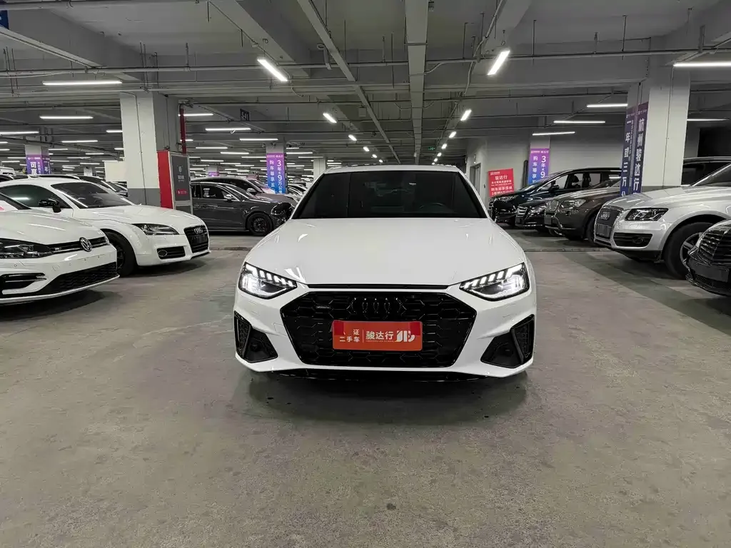 Audi A4L 2022 из CN, фото 2