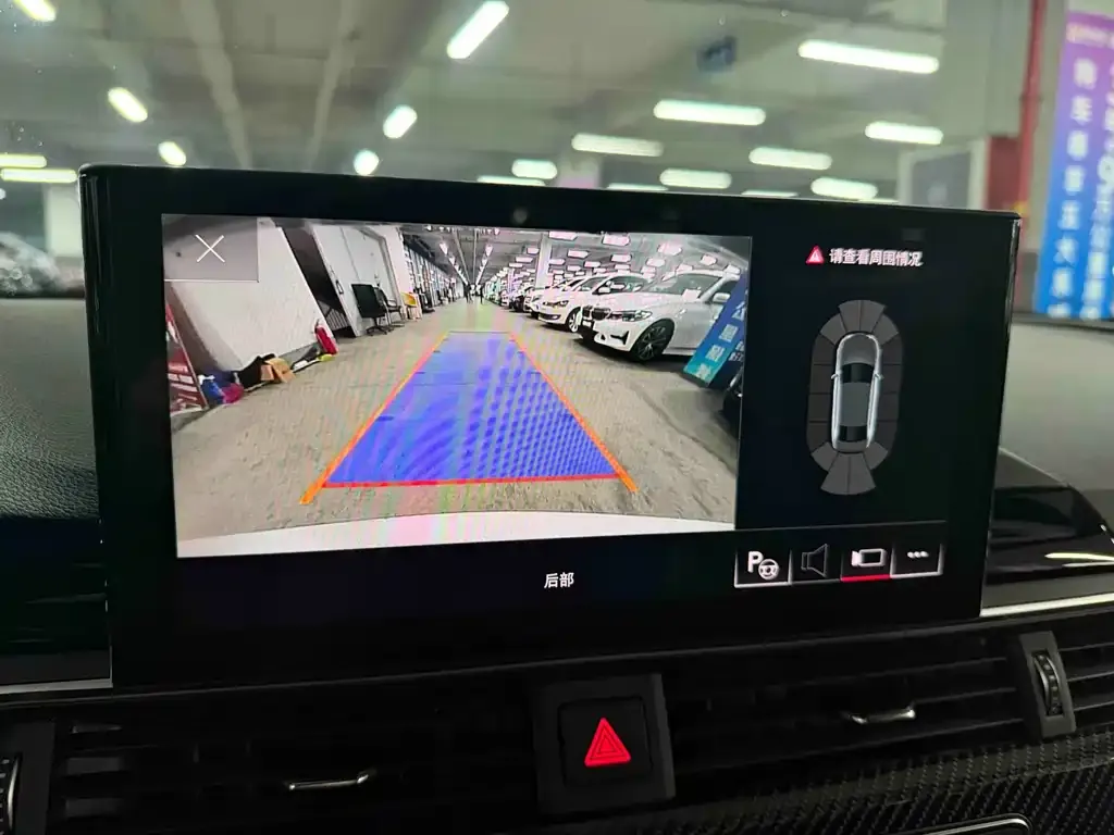 Audi A4L 2022 из CN, фото 8